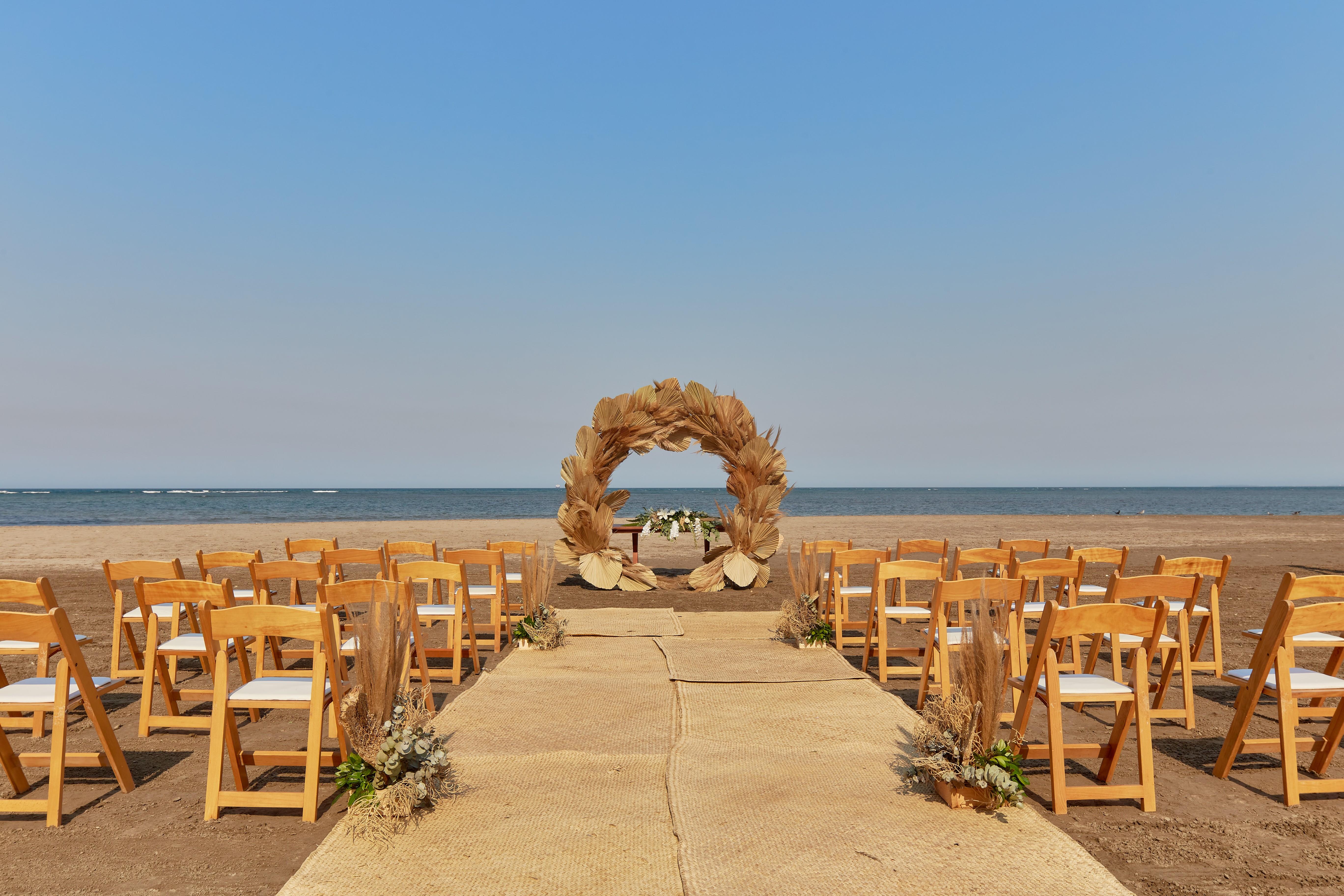 Grand Fiesta Americana Веракрус Екстер'єр фото Wedding ceremony on the beach