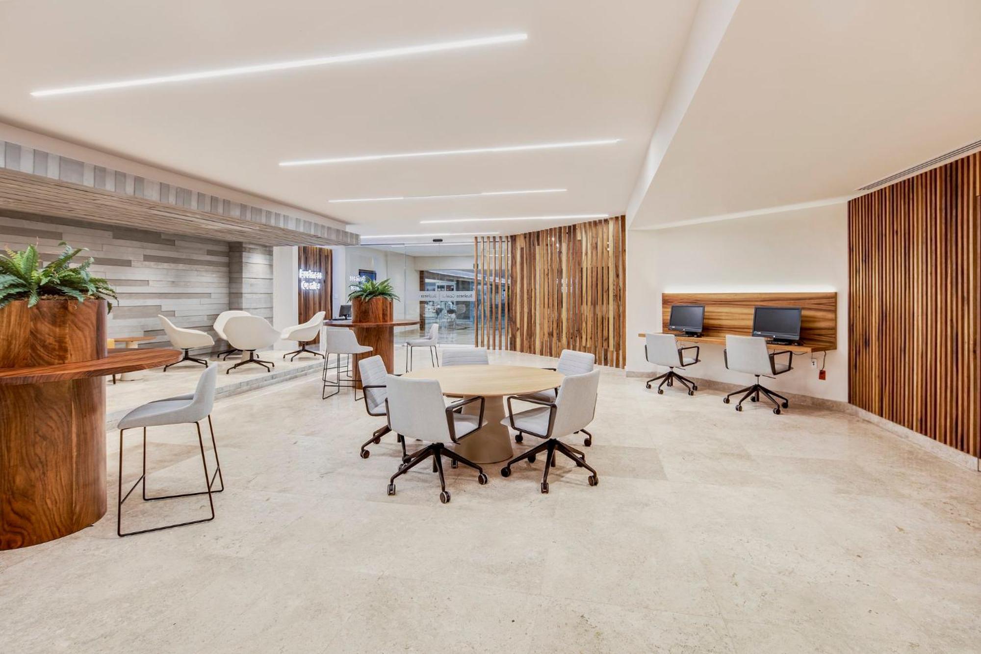 Grand Fiesta Americana Веракрус Екстер'єр фото The Business Center at the Four Seasons Hotel