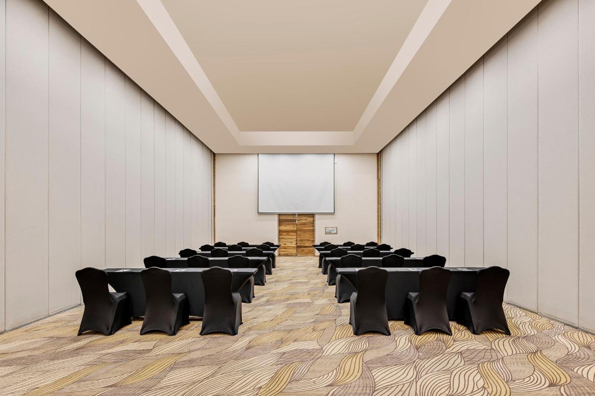 Grand Fiesta Americana Веракрус Екстер'єр фото A meeting room